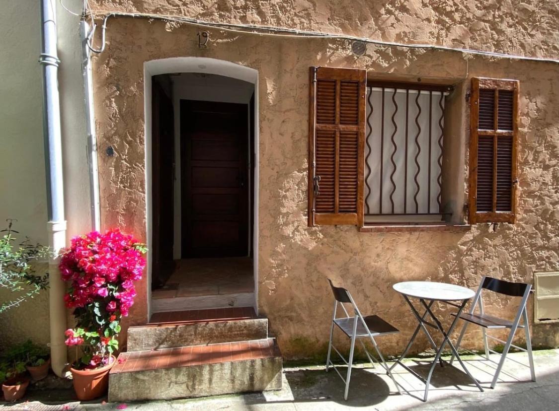 Apartment Au Coeur Du Vieil Antibes