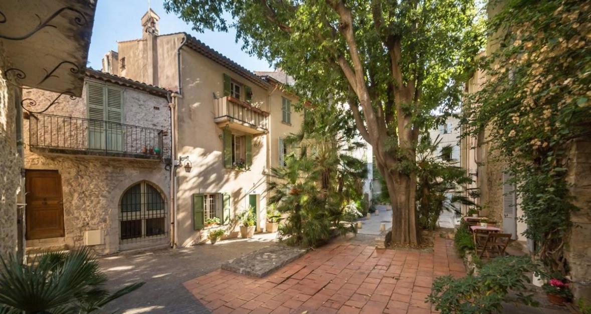 Au Cœur Du Vieil Antibes